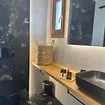 Christine Apartment *