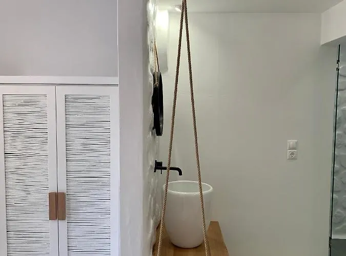 Christine Apartment *